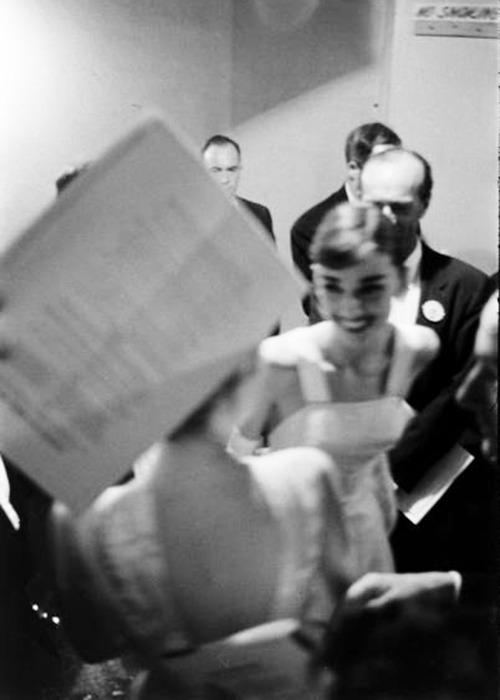 rareaudreyhepburn:Grace Kelly and Audrey Hepburn backstage at...