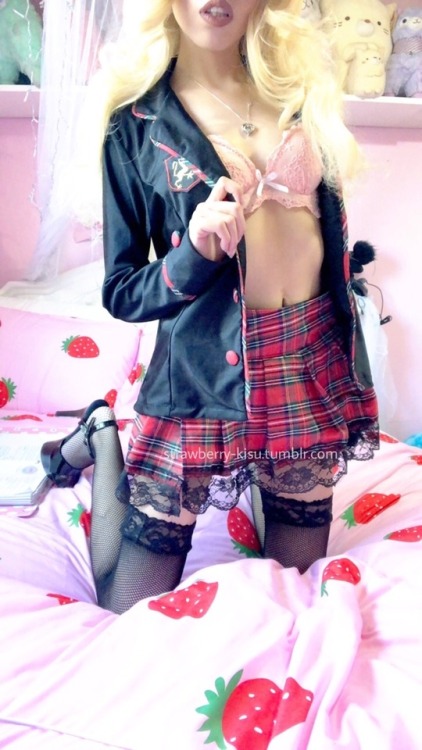 strawberry-kisu:I’ve been a bad girl daddy ʚ♡ɞ  buy my...