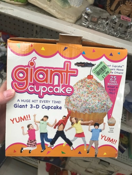 thrift baking giant cupcake cupcake kit baking kit kids housewares goodwill thrift shop