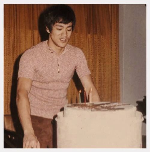 severelyfuturisticharmony:Bruce Lee photographed by persons...