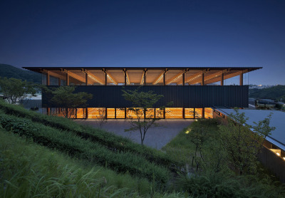 dezeen:<br /><br />Harmonie Hall by Takenaka Corporation<br />Photography is by Tomoki Hahakura 