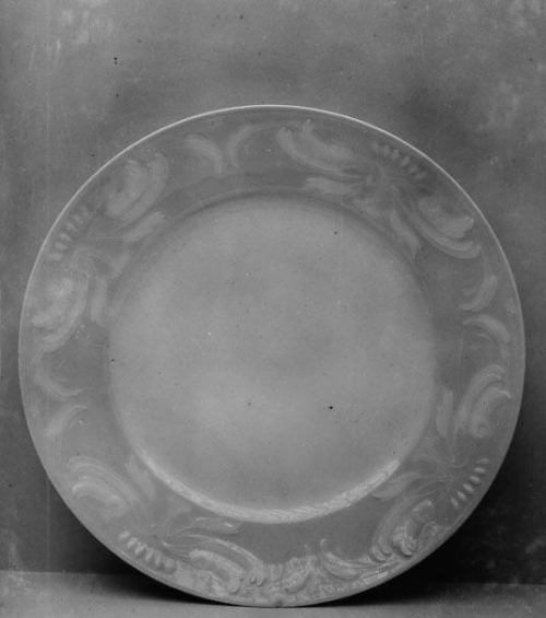 Plate by L'Art Nouveau Bing, Modern and Contemporary...