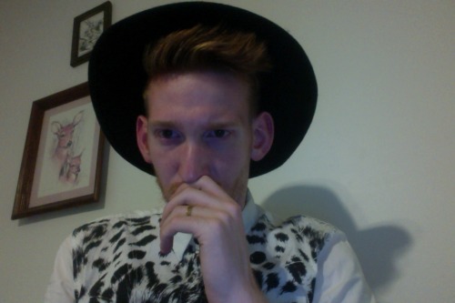 fashion gay self wide brim hat webcam