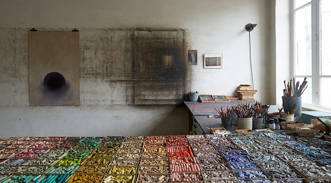 telmaguedes: “ theplumtree: “The worktable of artist Claude Bauret Allard. ” love this ”