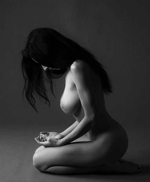 eroticbwphotography:i ❤ b&w photography - Daily Ladies