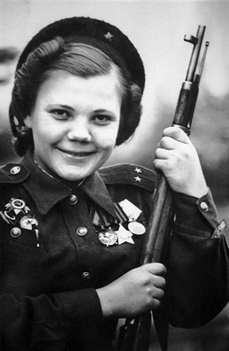 Mots et images – likecastle: Russian female snipers circa WWII....