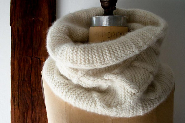 Cable Cloud Cowl - a free knitting pattern by Purl ...