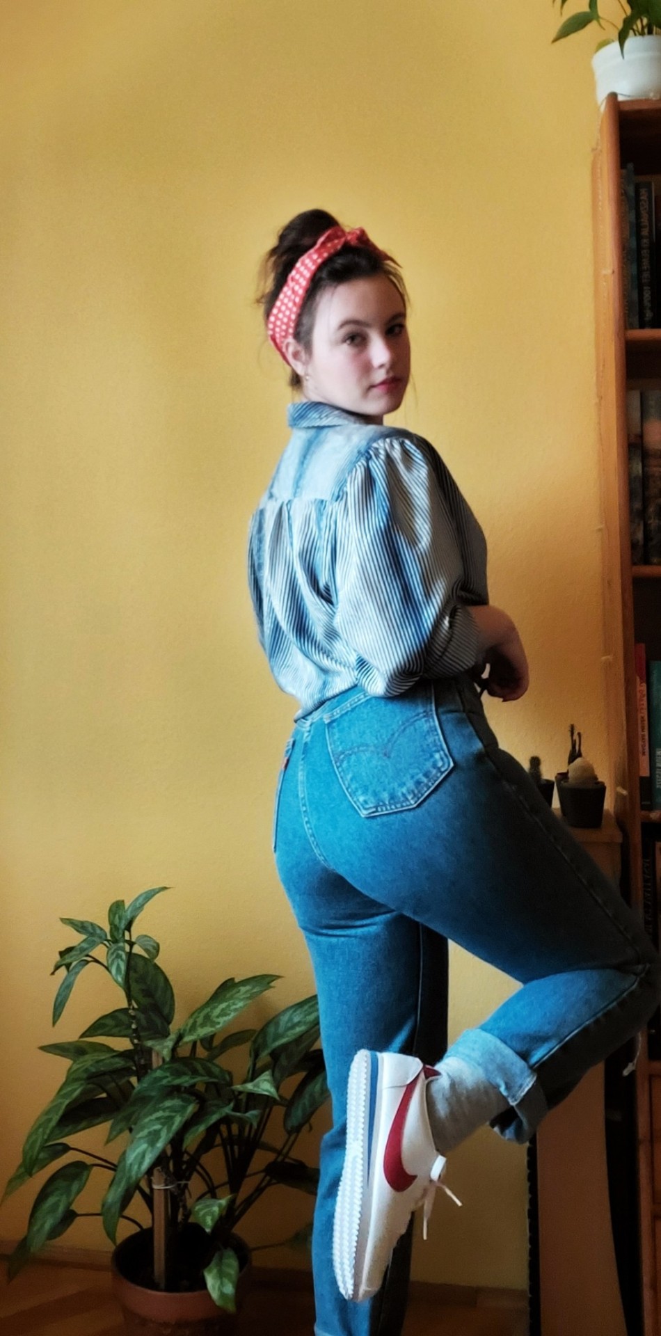 girls in levis