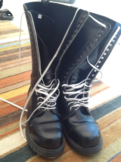 skinkev:These boots are made for stomping