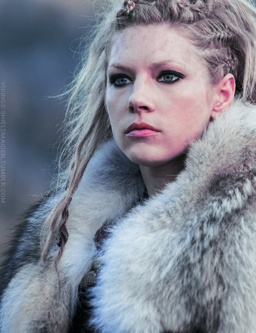 witches' lookbook - vikingshistory: Lagertha in 3x09: Breaking Point