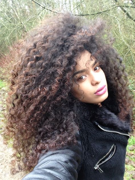 naturalhairqueens:The volume in that hair though