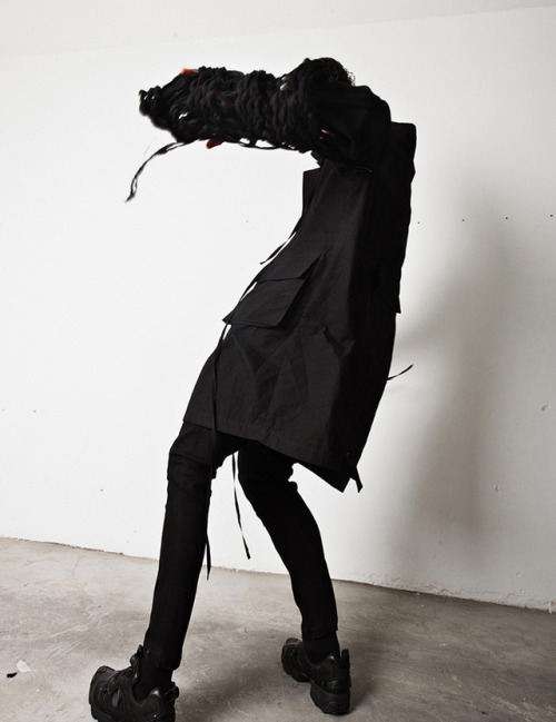 joe chia ss18 spring 2018 avant garde minimal fashion dark fashion