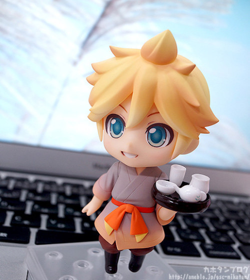 ohnoraptors:グッスマオンラインショップ限定☆「ねんどろいど 鏡音リン／レン 中秋明月Ver.」The...