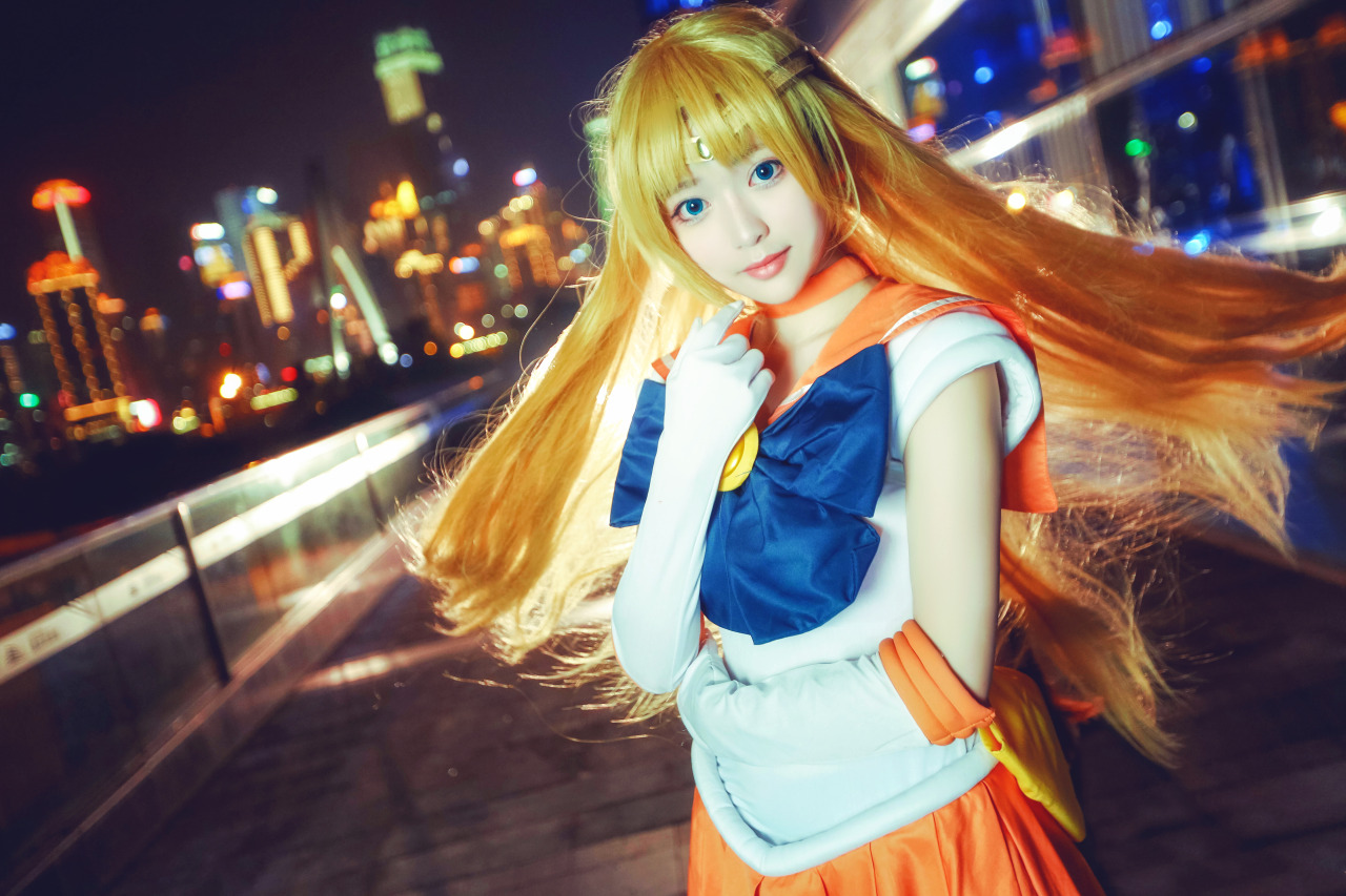 Minako street. Минако косплей. Минако Айно косплей. Сейлор Венера косплей. Aino Minako (Sailor Venus) Cosplay.