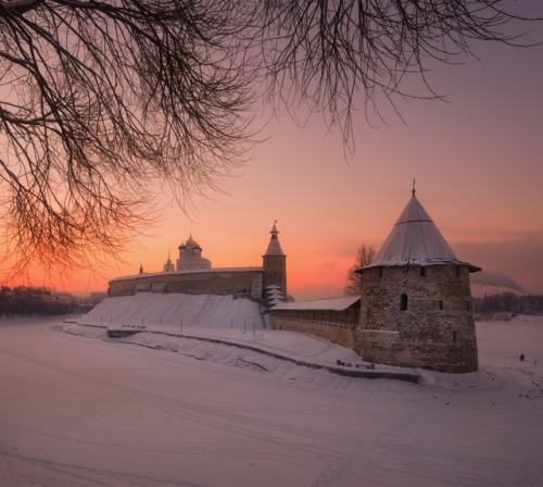 krasna–devica:Pskov, Russia