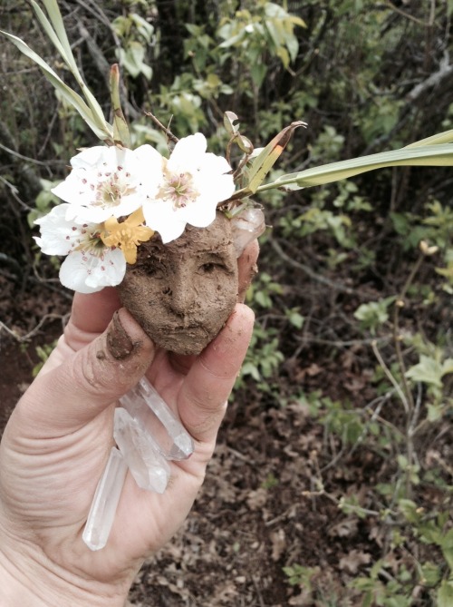 oliveaura:roxydollart:Give thanx to Mother Earth and her...