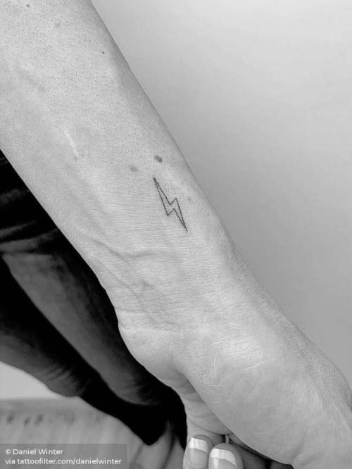 10 Exciting and authentic minimalist lightning bolt tattoos