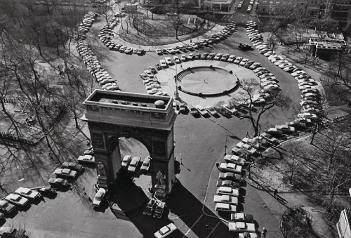 kafkasapartment:Manifestation Contre the Parking Ban. André...