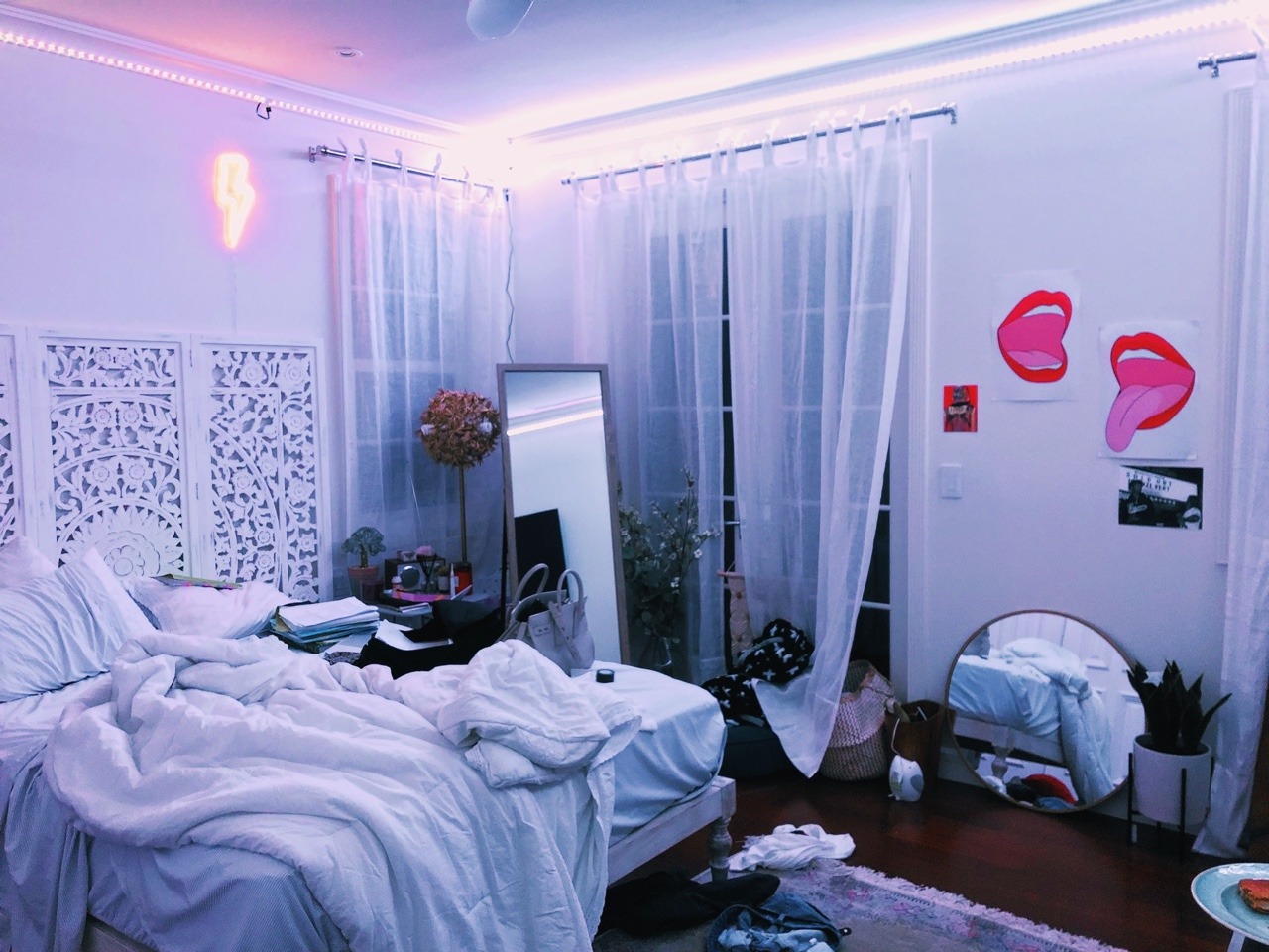 DAANIS: Messy Bedroom Tumblr