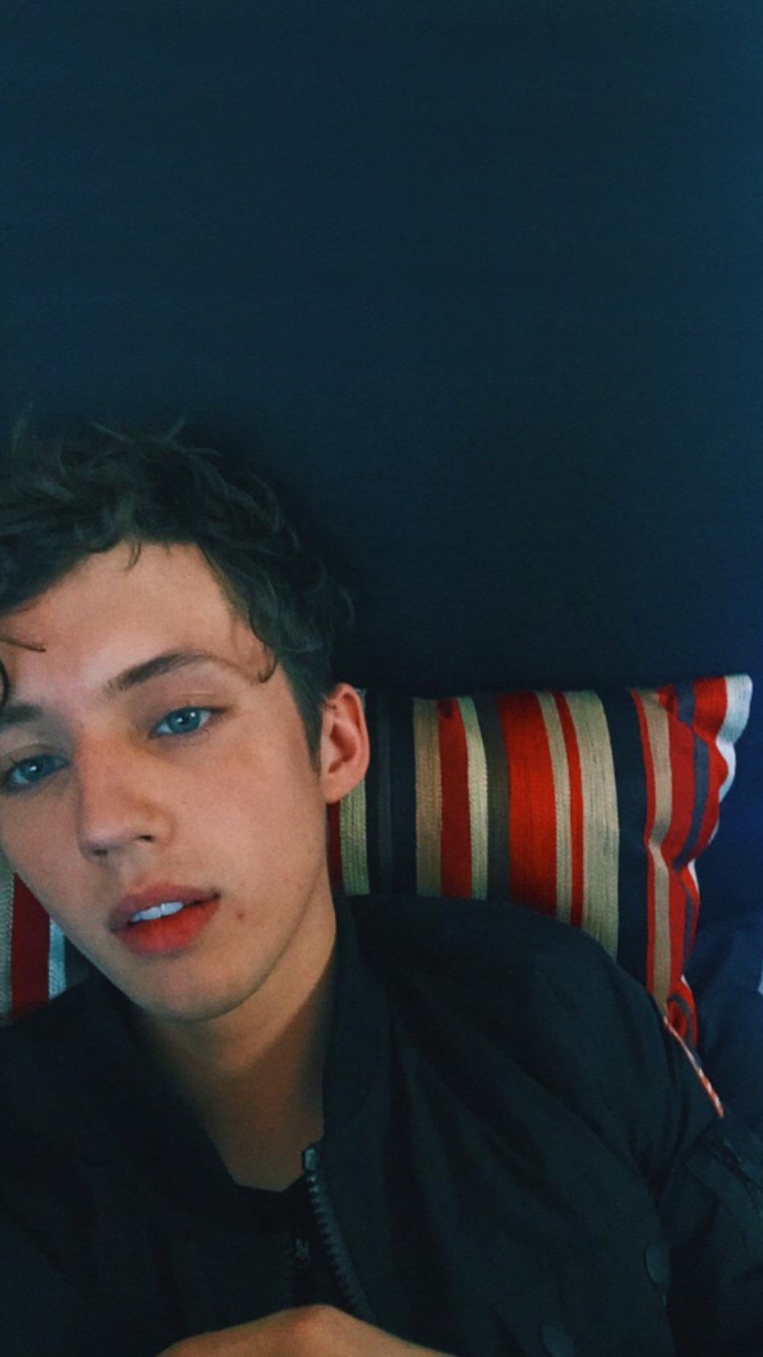 TROYE SIVAN NEWS