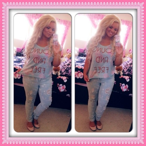 #OOTD top: forever 21 jeans: @nickiminaj spring Kmart line...