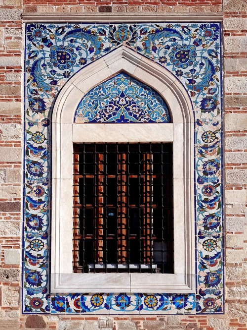 islamic-art-and-quotes:Yalı Mosque in Izmir, TurkeyVia...