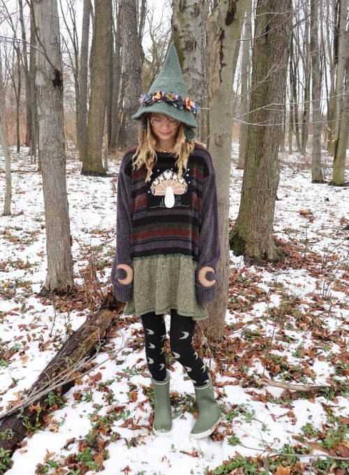 sosuperawesome:Repurposed Wool Witch HatsLovers and Trees on...