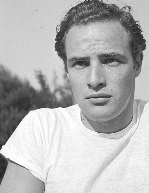 Marlon Brando on set of The Men. Photographed by... - being a fan is ...