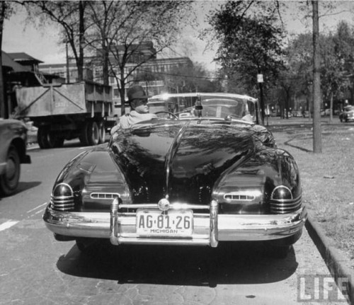 doyoulikevintage:Buick 1950Harley Earl in the pre-war Buick...