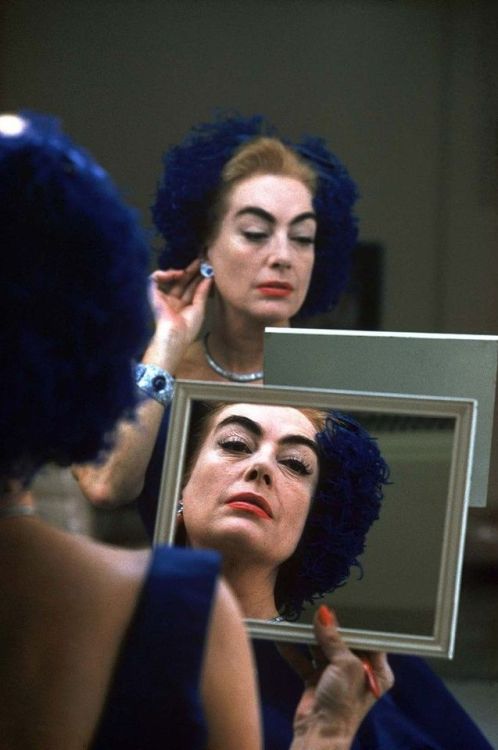 Joan Crawford photographed by Eve Arnold, 1959. - Eclectic Vibes