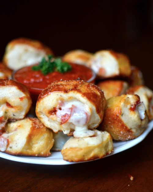 foodsforus:Pretzel Pizza Rolls