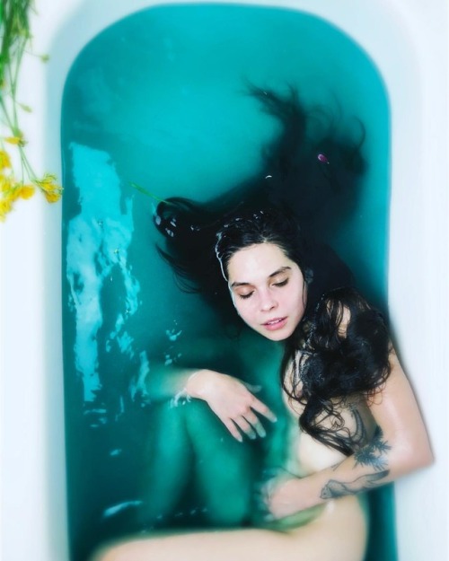 @racheldashae in “Perfect Stranger”#bathbomb : “Equilibrium” by...