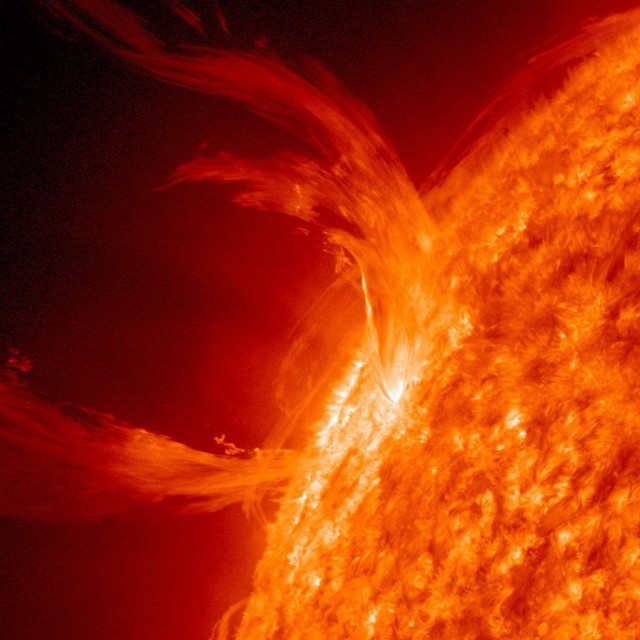 A close pic of a solar flare - Exploring Space