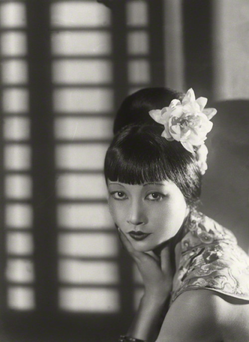 twixnmix:Anna May Wong photographed by Paul Tanqueray, 1933.