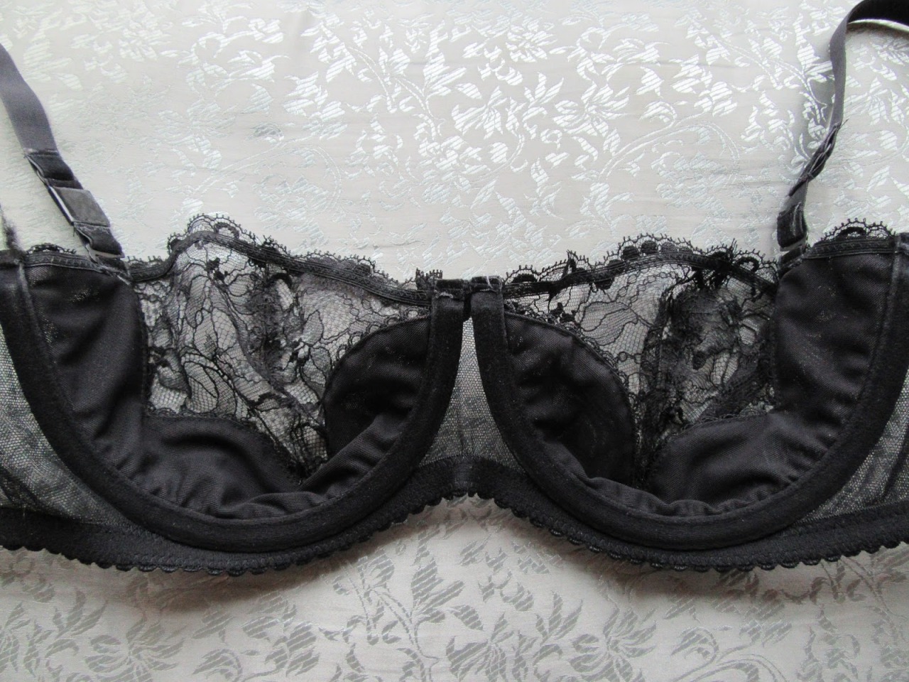 Vegan Metal Vamp Dita Von Teese Tryst Review This Rare Design From