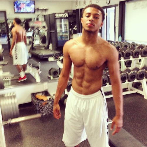 celebrixxxtiez:Diggy SimmonsSee more naked Celebrities at...