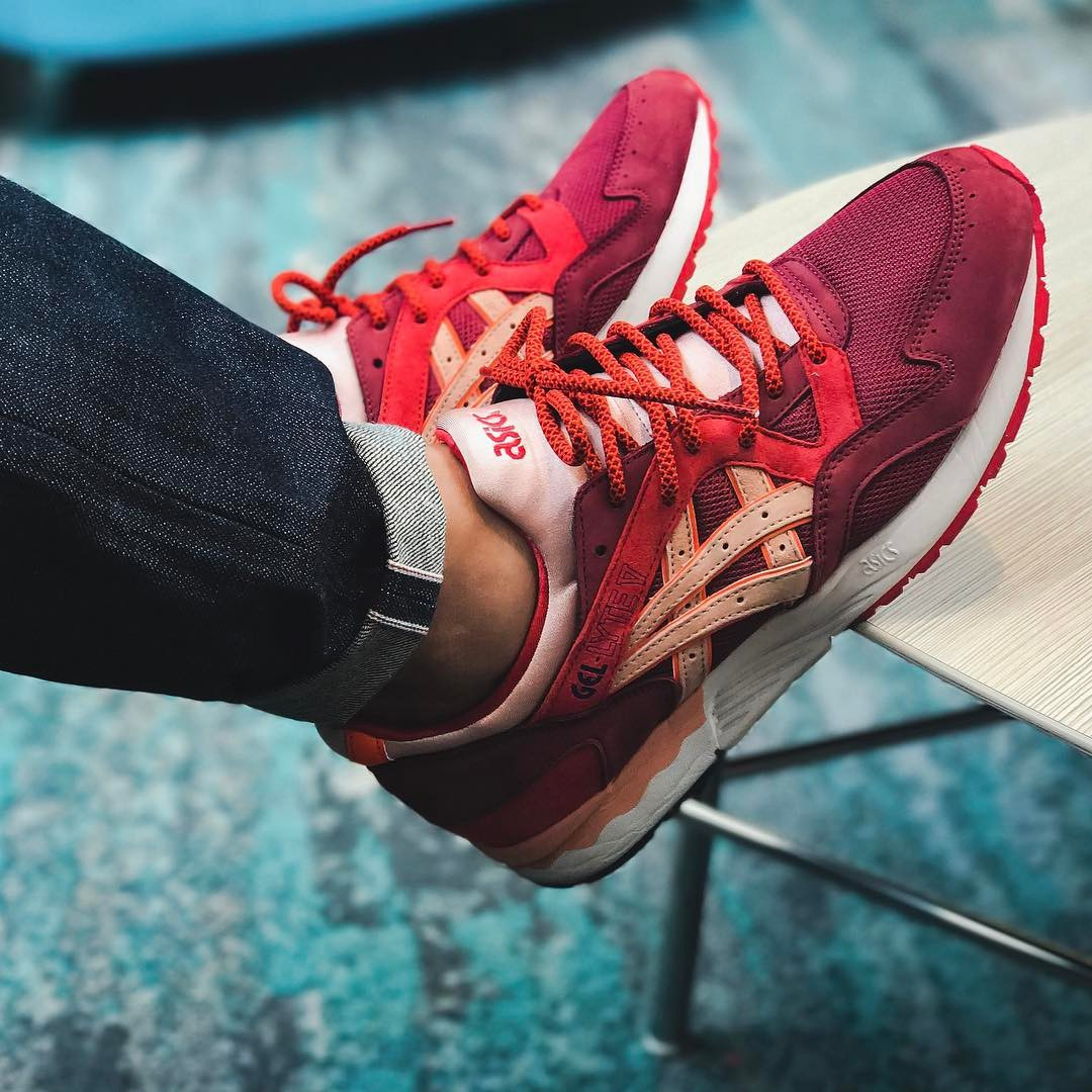 ASICS Gel Lyte v Red