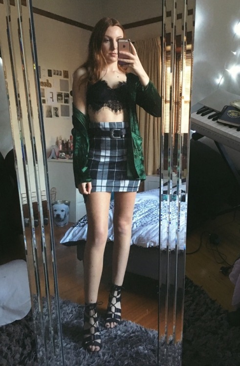 me girl ootdshare ootd outfitinspiration night out outfit styleinspiration styleblogger street style stylish style fashioninspo fashionblogger women& 039;s fashion fashion model australia summer shein body positive body long legs legs fitspo fitblr redhead red hair photooftheday