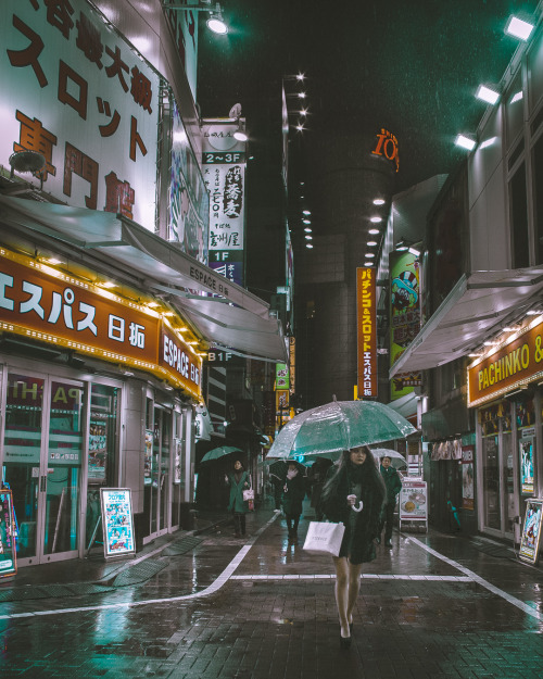 takahashiyoshikazu:Rainy Shibuya vibes ☔️The snow’s already...