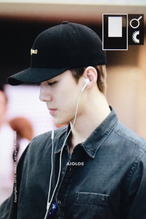 sehunlays:hawaii bound ✈️ ☀️ ✈️