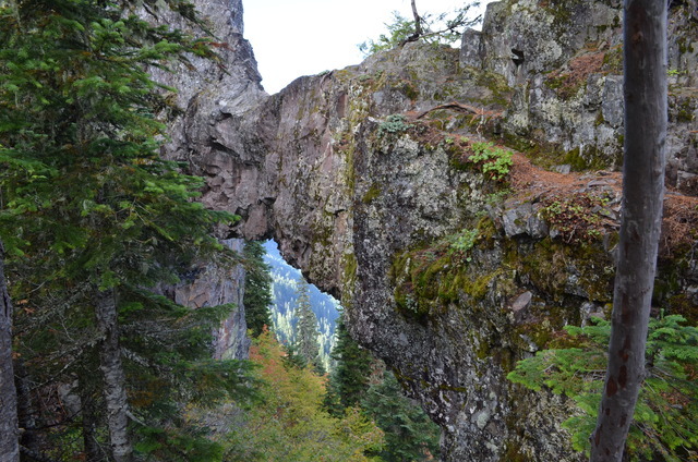 oregon-hiker-phantom-bridge-arch-rock-opal-creek-wilderness