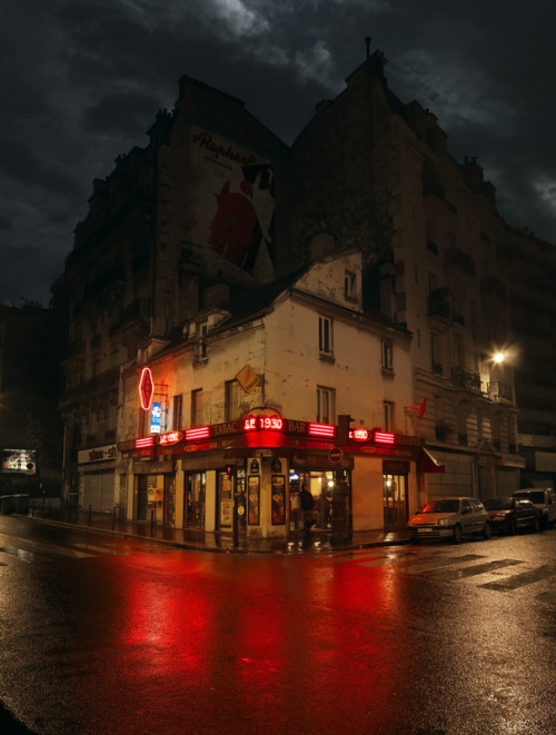 culturenlifestyle:Lost Parisian Cafés Photographed in Rainy...