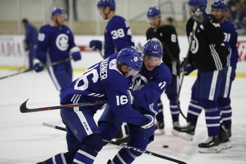 evgeniimalkin:@MapleLeafs: Battling in blue. #TMLtalk