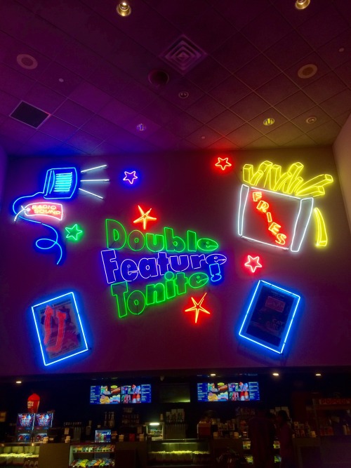 papyrusprime:went into a movie theatre last night and it was...