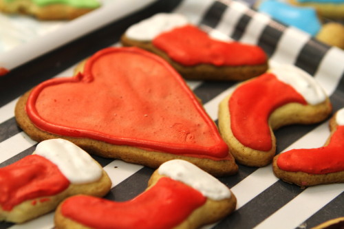 Christmas mustache cookies!Gingerbread + sugar cokiesmakes 100...