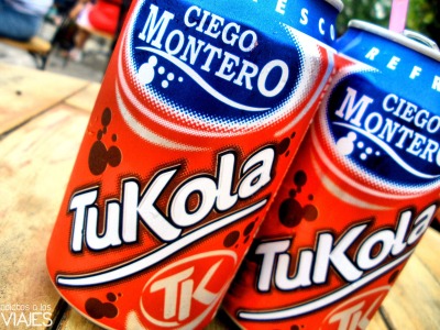 Tu Kola
En Cuba no es imposible encontrar Coca Cola. Pero tampoco es fácil. En cambio, cualquiera puede comprar una lata de TuKola, que es el equivalente local del refresco yankee universal. Curiosamente, TuKola es uno de los productos mejor logrados...