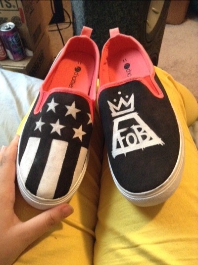 painted shoes on Tumblr
