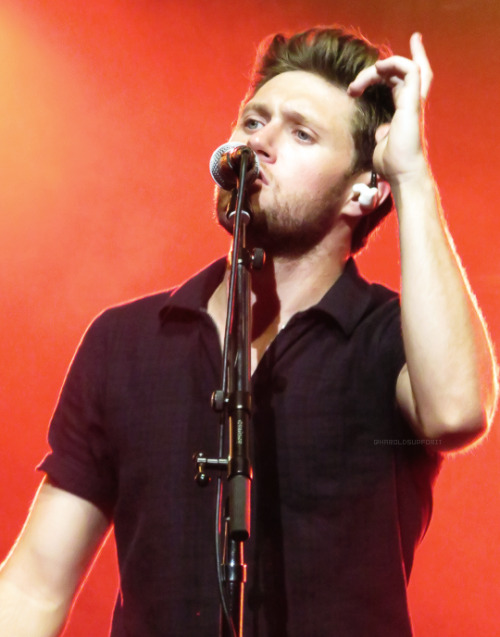 haroldsupforit:Flicker World Tour Hartford 9/14/18Please do...