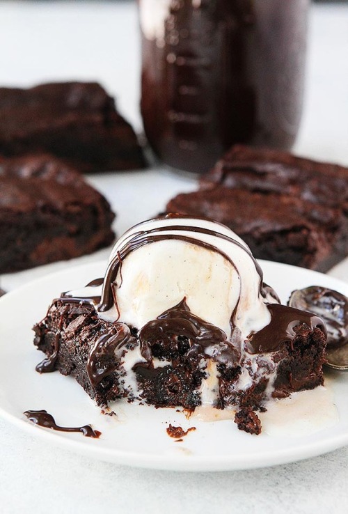 foodffs:FUDGE BROWNIESFollow for recipesIs this how you roll?