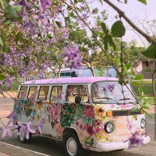 dirtyhippieproductions:Hippie Bus Love! ☮  ❤ ॐFollow Us On...